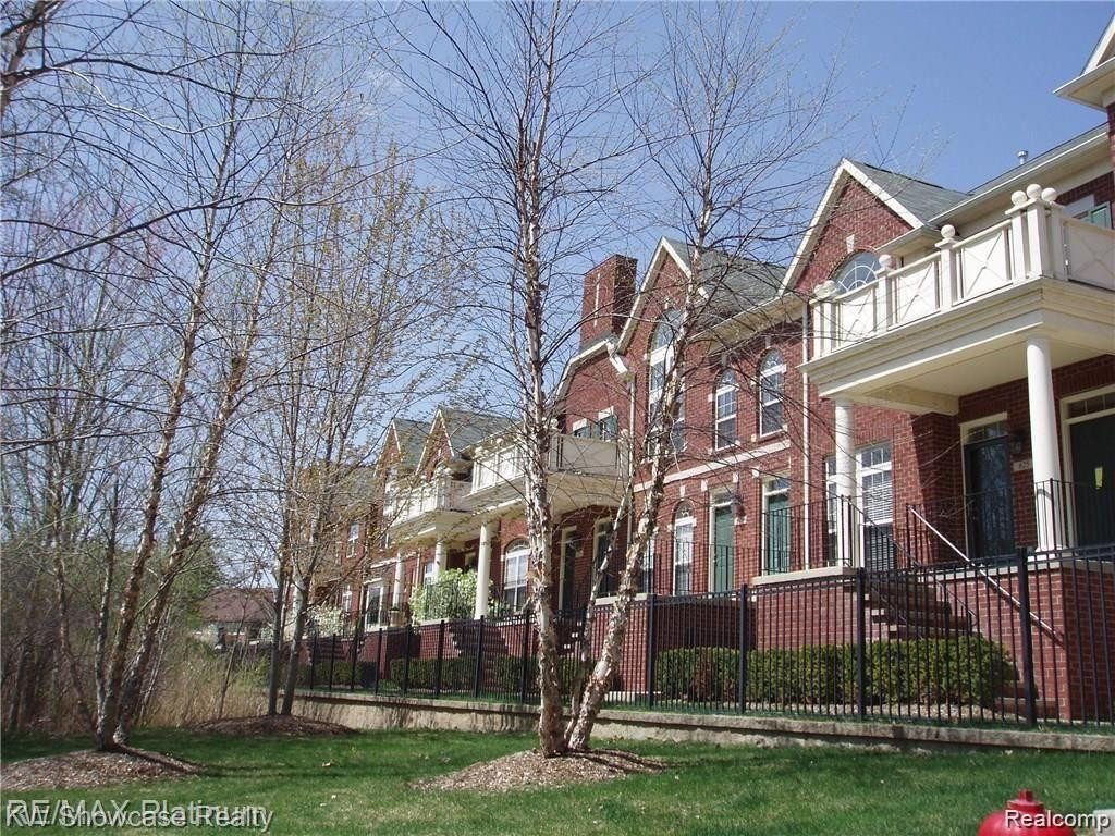 664 VILLAGE Lane, Milford, MI 48381 — front exterior