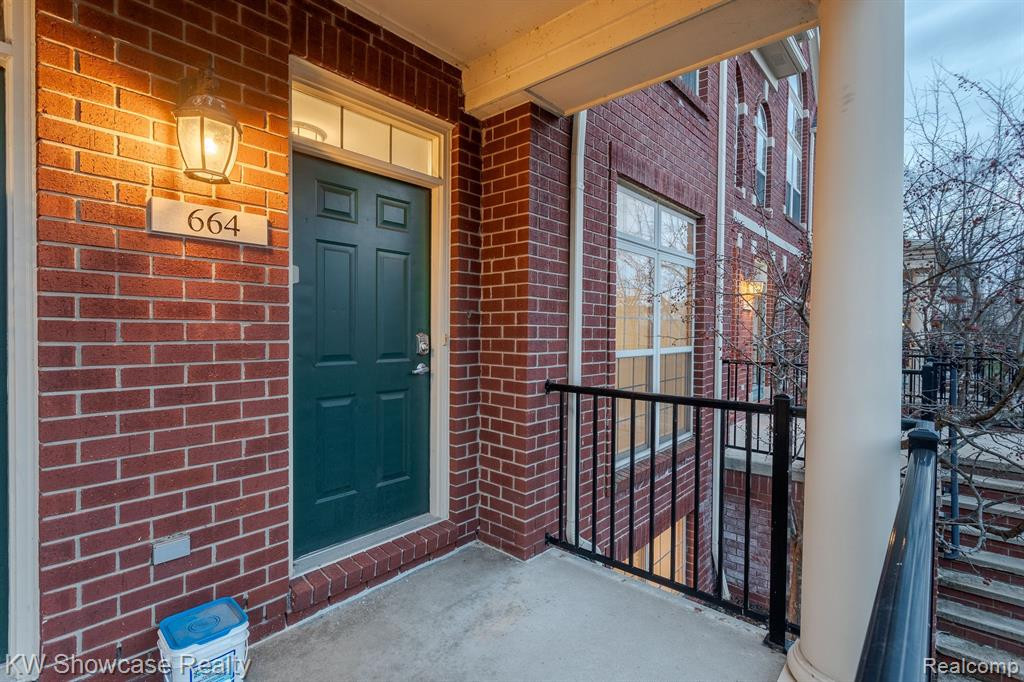 664 VILLAGE Lane, Milford, MI 48381 — Photo 6