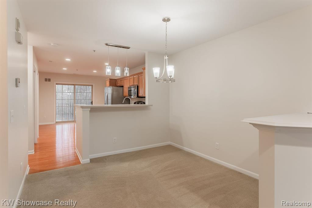 664 VILLAGE Lane, Milford, MI 48381 — Photo 19