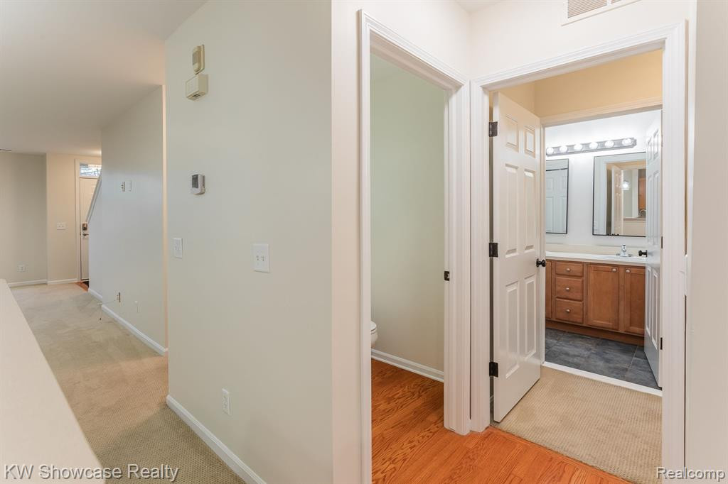 664 VILLAGE Lane, Milford, MI 48381 — Photo 27