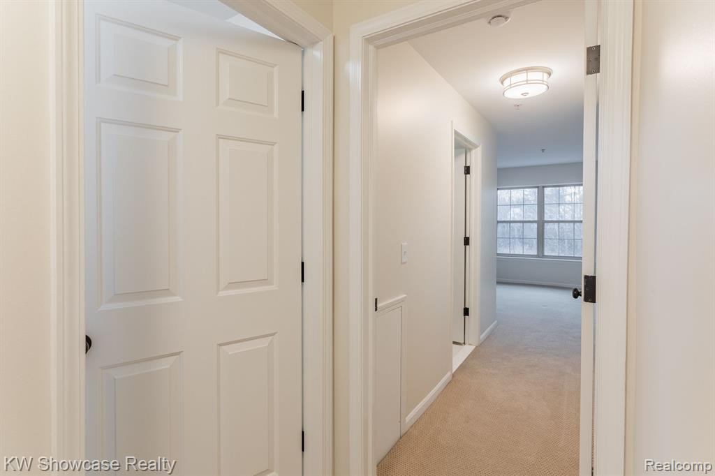 664 VILLAGE Lane, Milford, MI 48381 — Photo 35