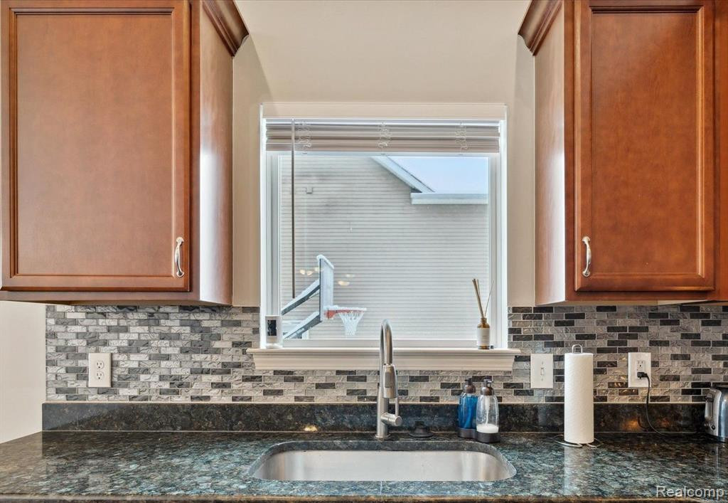 4174 OAK Street, Grand Blanc, MI 48439 — Photo 8