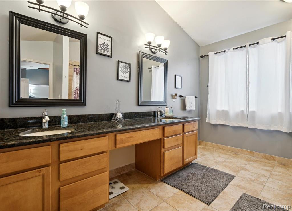 4174 OAK Street, Grand Blanc, MI 48439 — Photo 13
