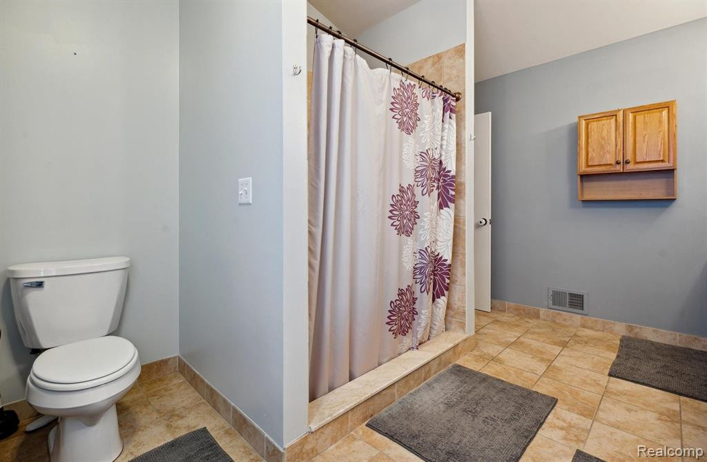 4174 OAK Street, Grand Blanc, MI 48439 — Photo 14