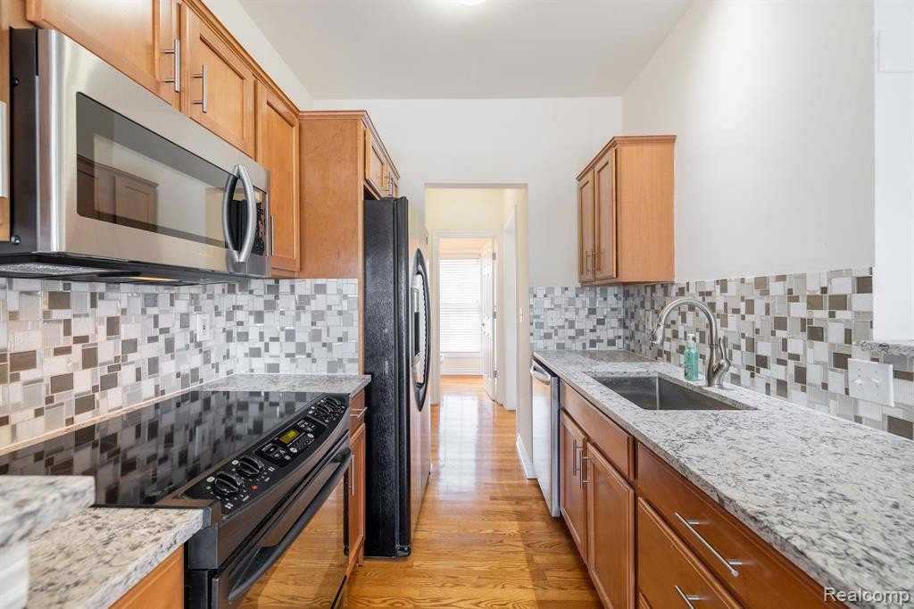 1557 COMMODORE Circle, Canton, MI 48187 — Photo 13