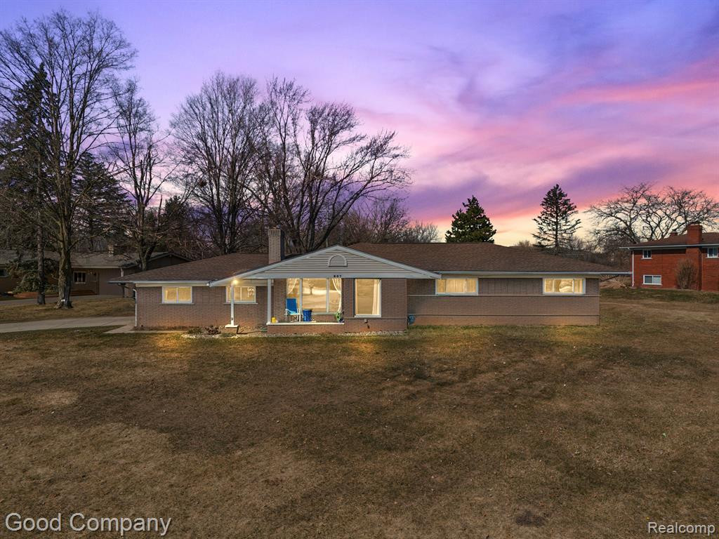 807 Sunnybeach Boulevard, White Lake, MI — front exterior