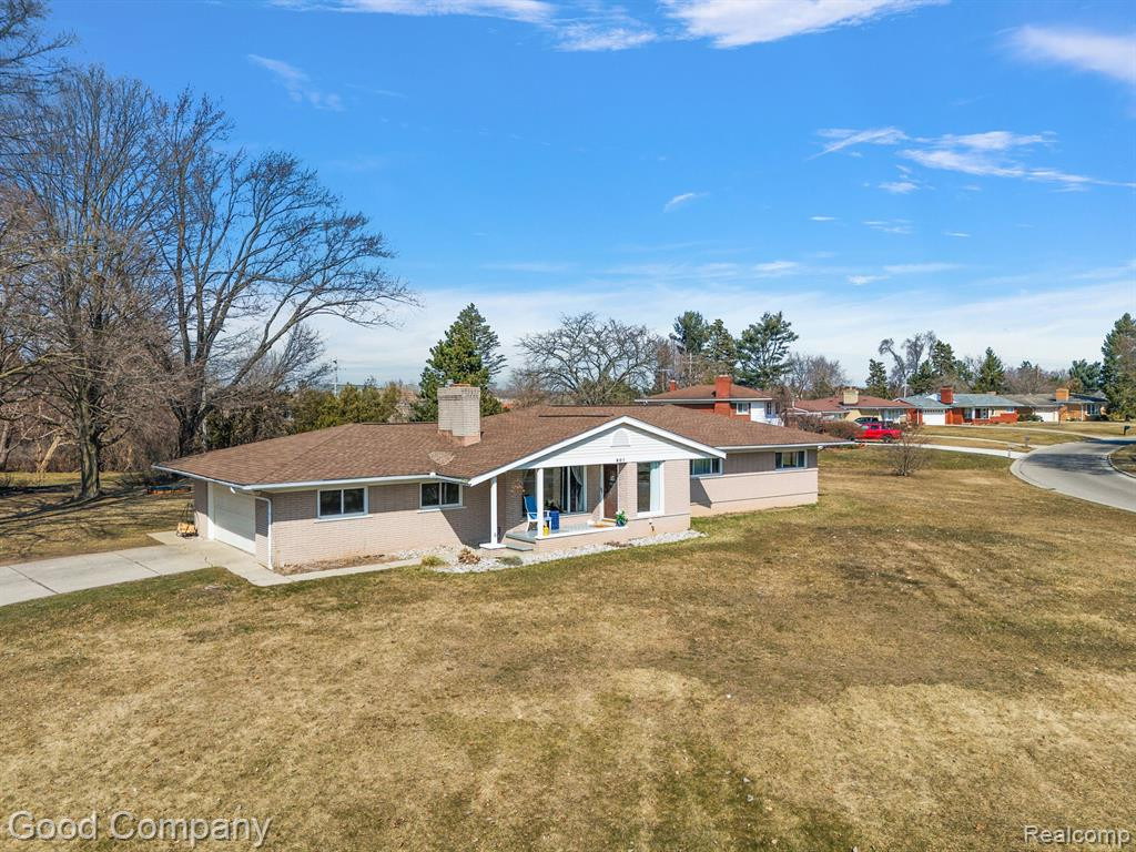 807 Sunnybeach Boulevard, White Lake, MI — Photo 2