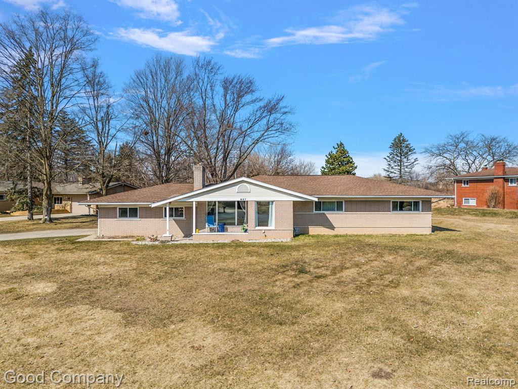 807 Sunnybeach Boulevard, White Lake, MI — Photo 3