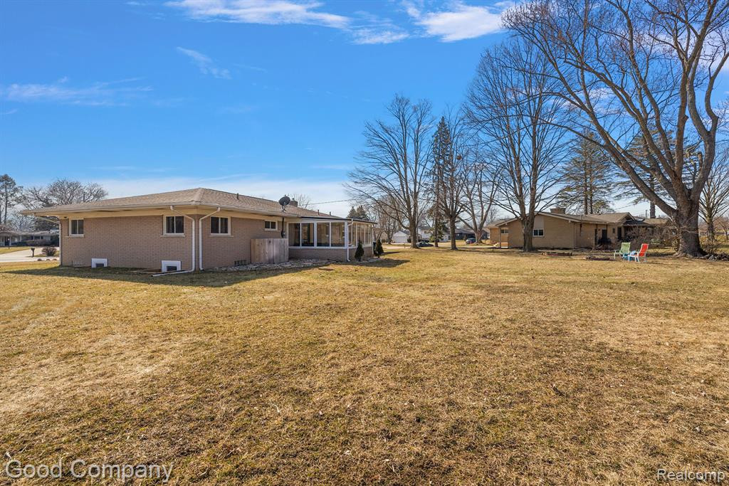 807 Sunnybeach Boulevard, White Lake, MI — Photo 44