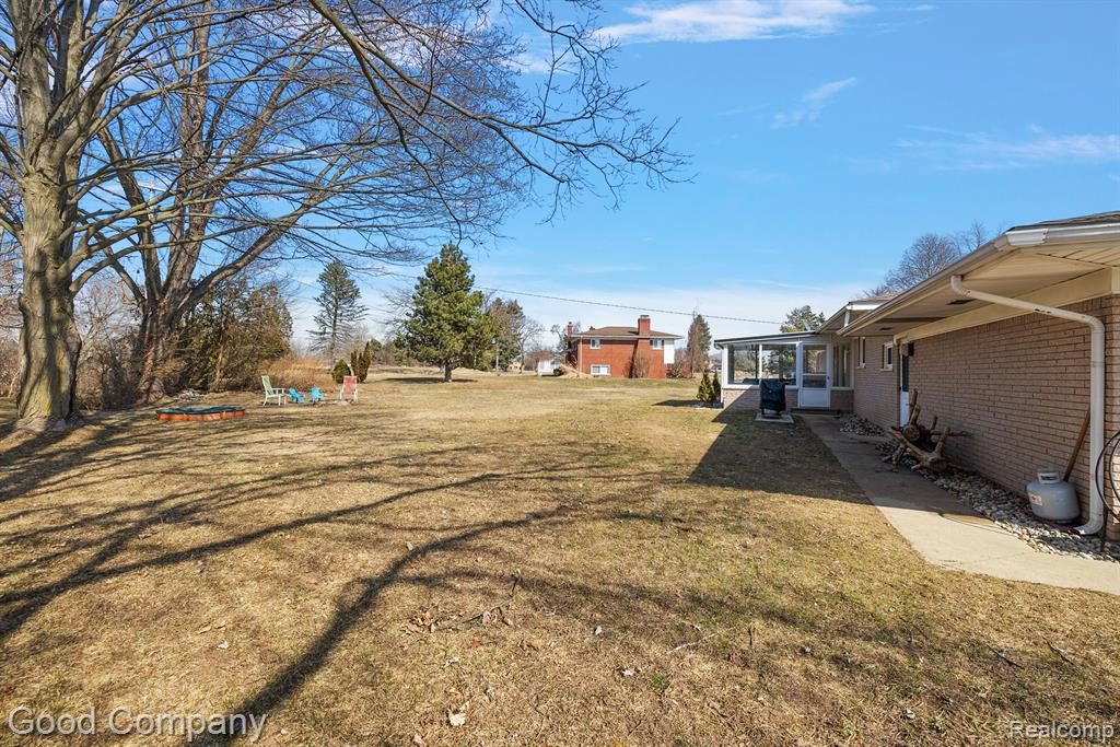 807 Sunnybeach Boulevard, White Lake, MI — Photo 45