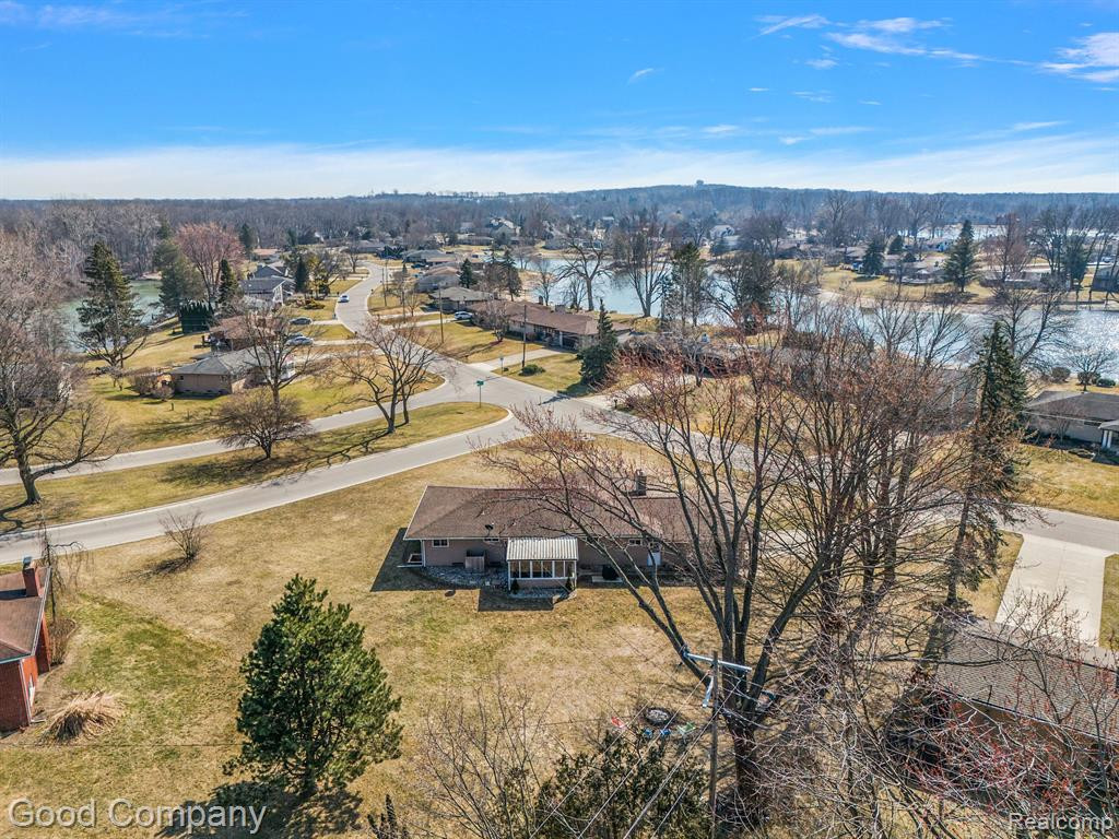 807 Sunnybeach Boulevard, White Lake, MI — Photo 47