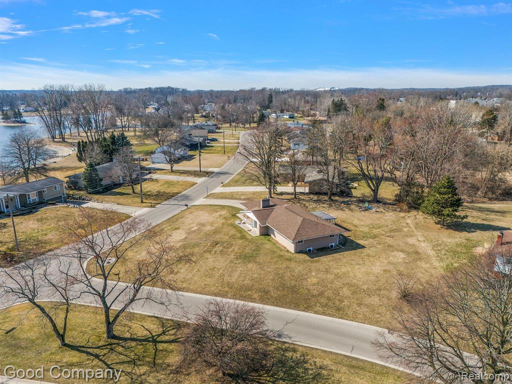 807 Sunnybeach Boulevard, White Lake, MI — Photo 49