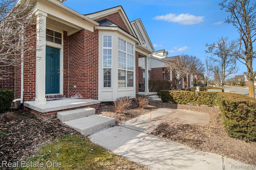 32102 ALEXA Drive, 197, Walled Lake, MI 48390 — Photo 2
