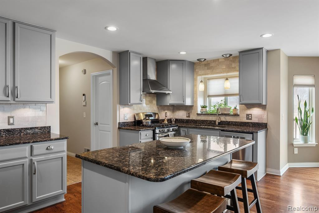 24667 BROMPTON Way, South Lyon, MI 48178 — Photo 17