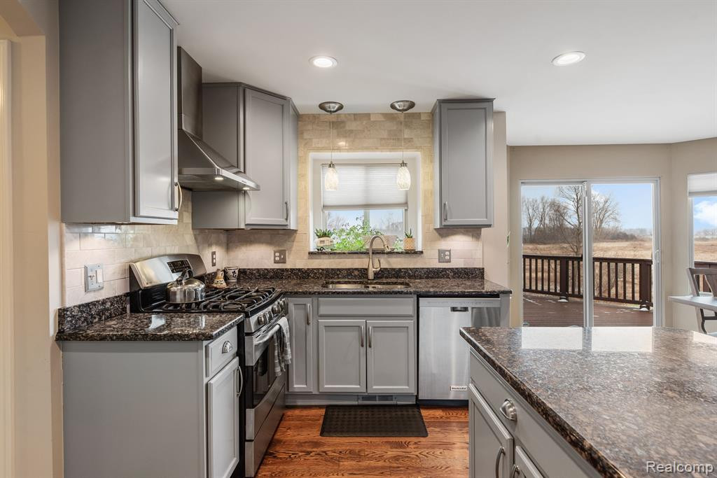 24667 BROMPTON Way, South Lyon, MI 48178 — Photo 19