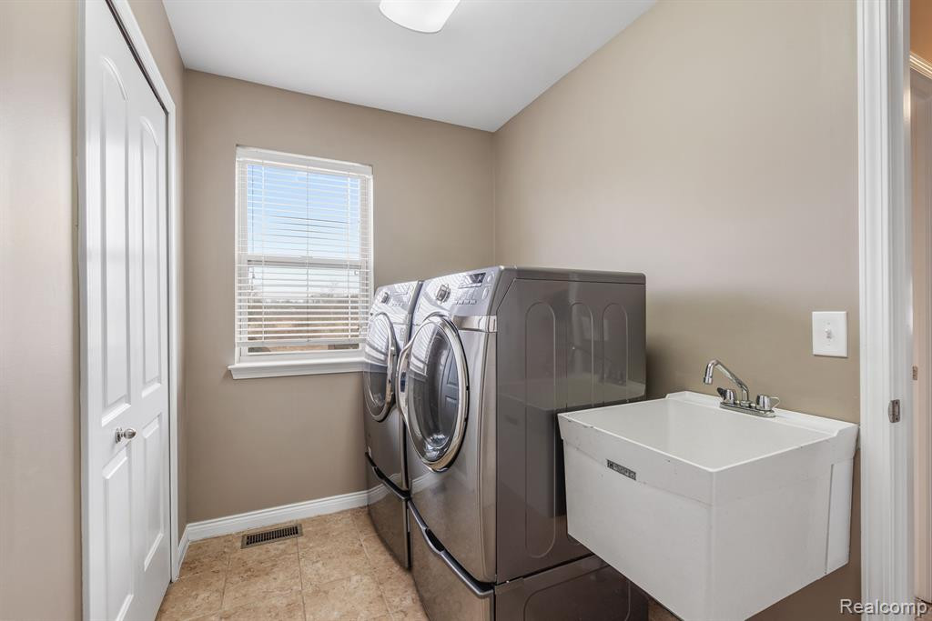 24667 BROMPTON Way, South Lyon, MI 48178 — Photo 23