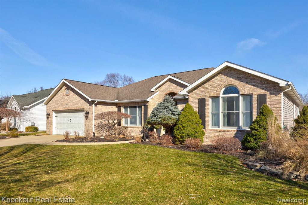 399 STROEBEL Drive, Frankenmuth, MI 48734 — Photo 2