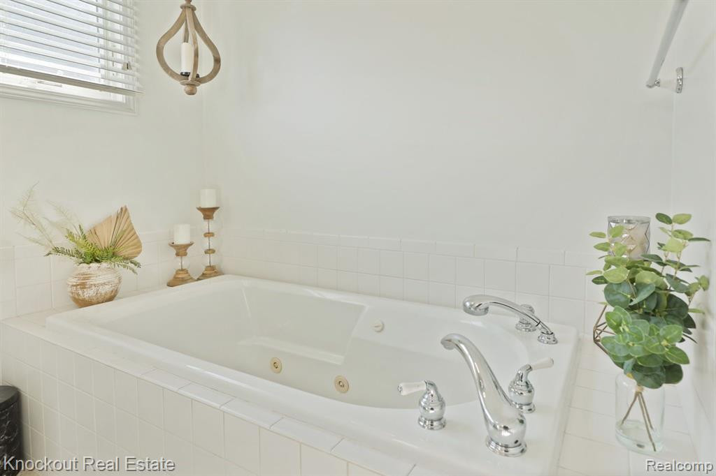 399 STROEBEL Drive, Frankenmuth, MI 48734 — Photo 28