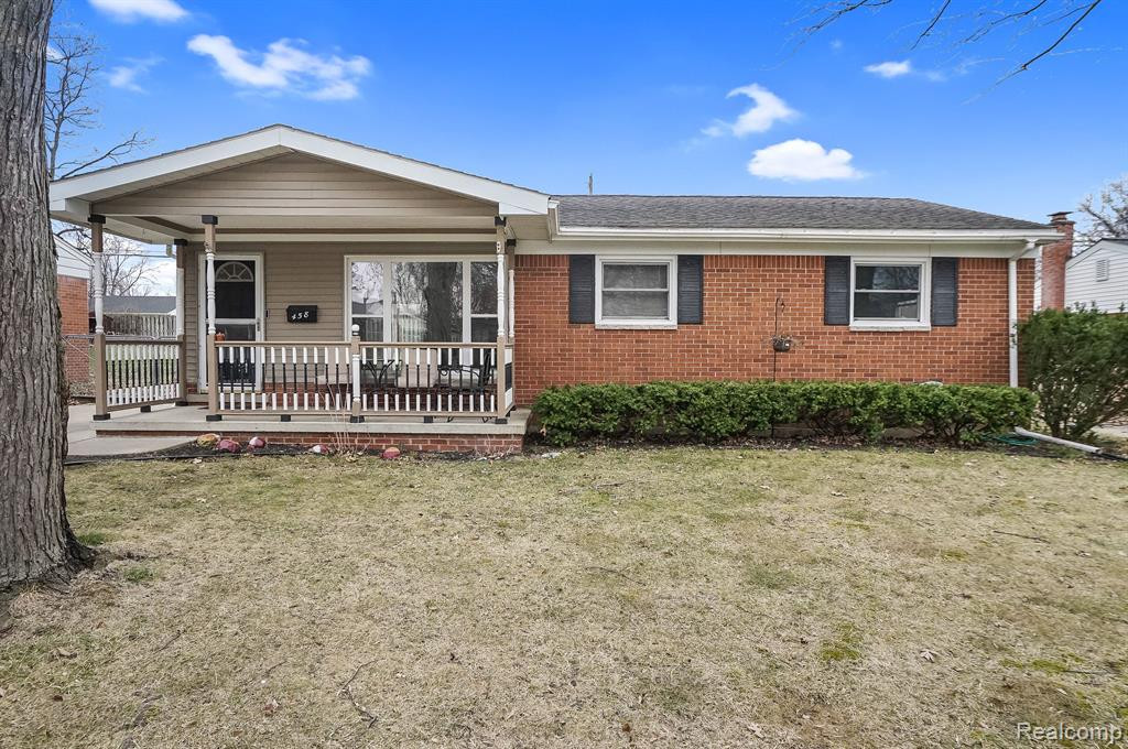 458 HOLLYWOOD Drive, Saline, MI 48176 — front exterior