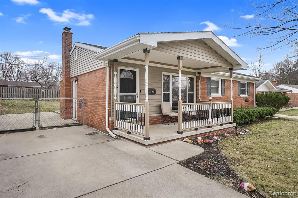 458 HOLLYWOOD Drive, Saline, MI 48176 — Photo 2
