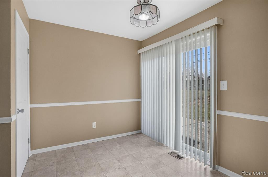 458 HOLLYWOOD Drive, Saline, MI 48176 — Photo 3