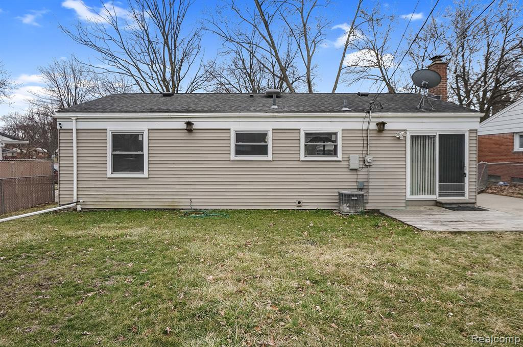 458 HOLLYWOOD Drive, Saline, MI 48176 — Photo 23