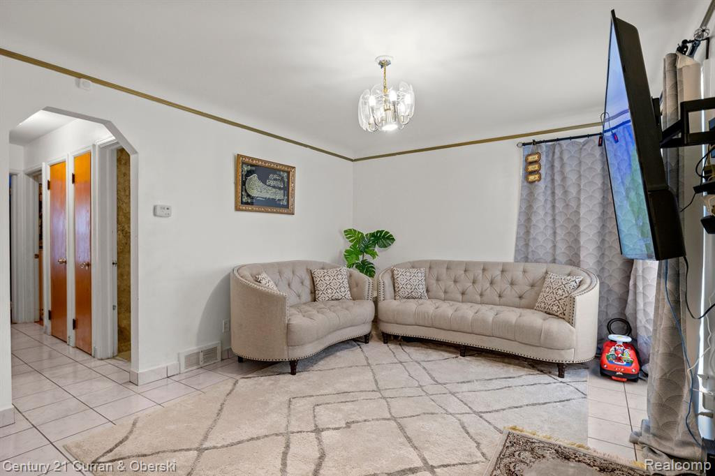 6635 YINGER Avenue, Dearborn, MI 48126 — Photo 5