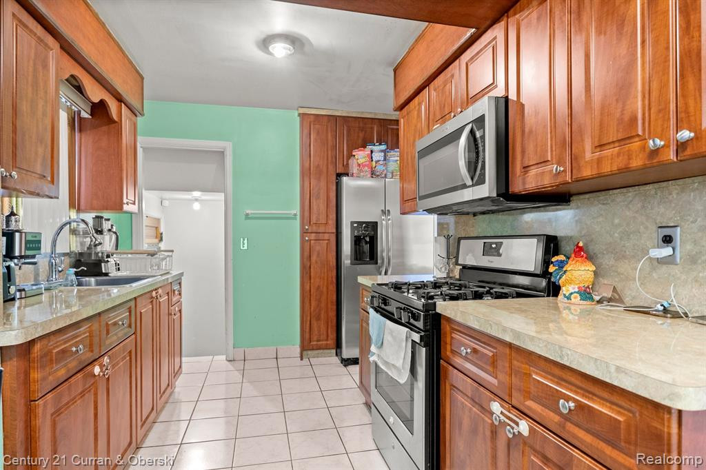 6635 YINGER Avenue, Dearborn, MI 48126 — Photo 11