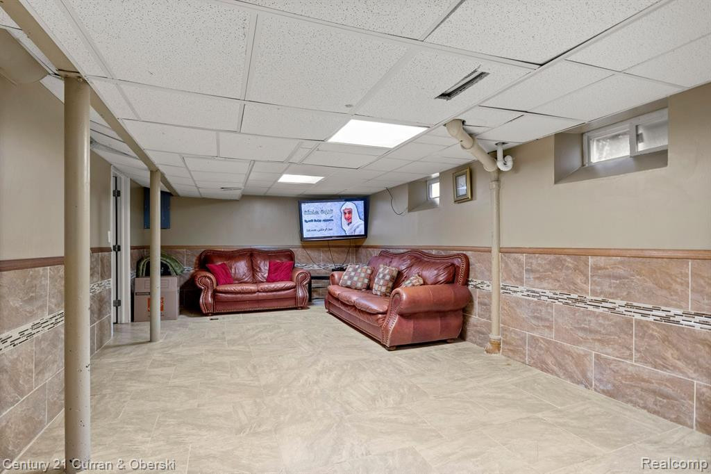6635 YINGER Avenue, Dearborn, MI 48126 — Photo 17