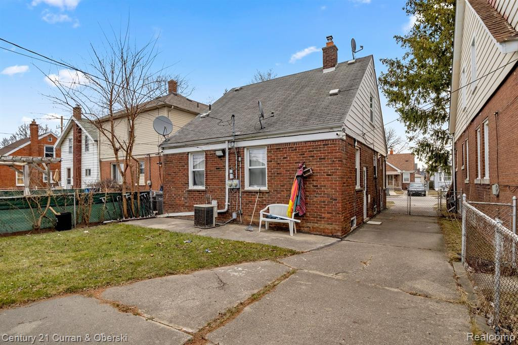 6635 YINGER Avenue, Dearborn, MI 48126 — Photo 31