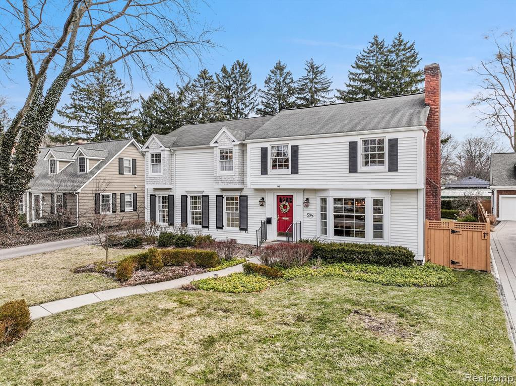 594 CHESTERFIELD Avenue, Birmingham, MI 48009 — Photo 2