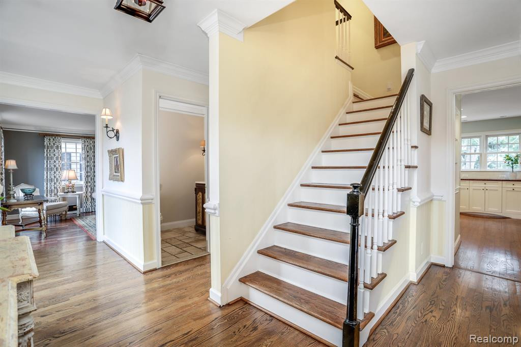 594 CHESTERFIELD Avenue, Birmingham, MI 48009 — Photo 4