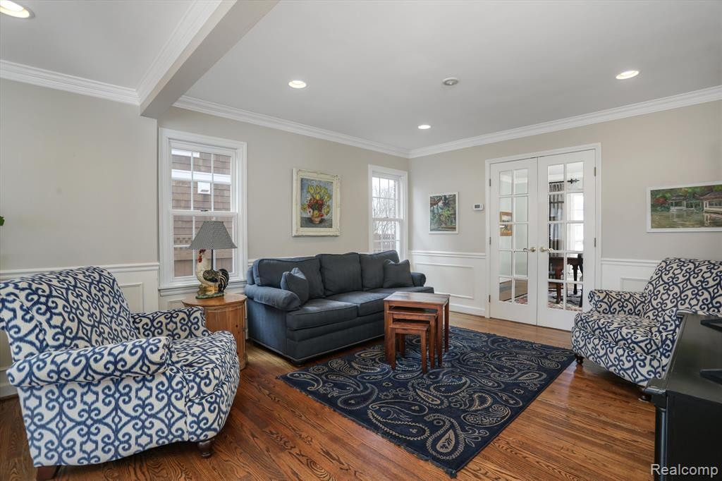 594 CHESTERFIELD Avenue, Birmingham, MI 48009 — Photo 10
