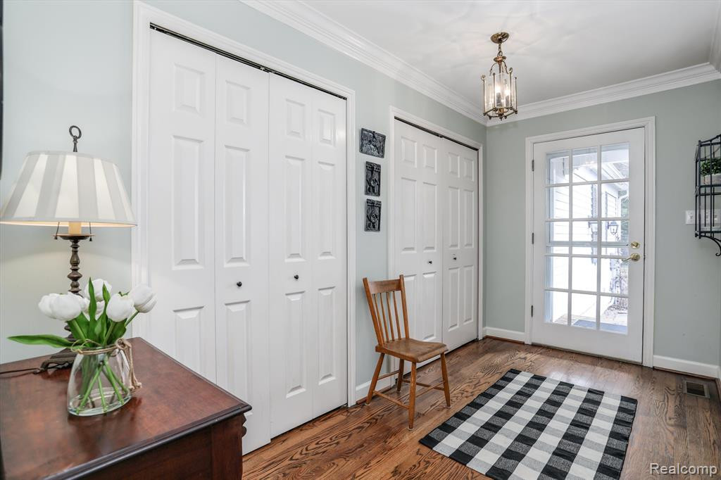 594 CHESTERFIELD Avenue, Birmingham, MI 48009 — Photo 16