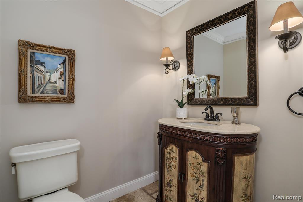 594 CHESTERFIELD Avenue, Birmingham, MI 48009 — Photo 17