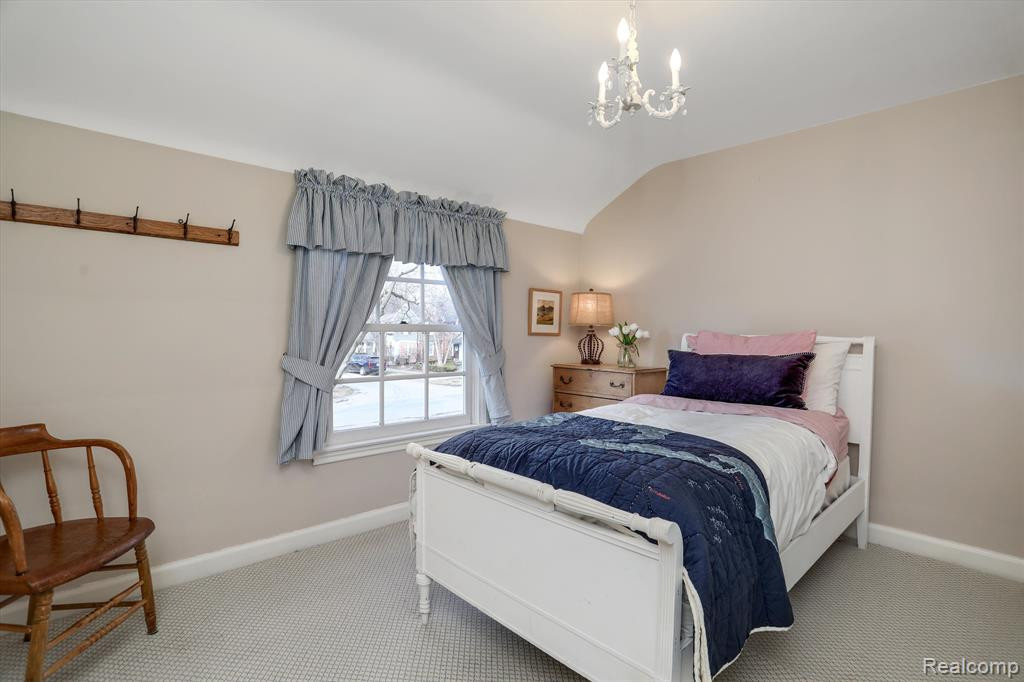 594 CHESTERFIELD Avenue, Birmingham, MI 48009 — Photo 22