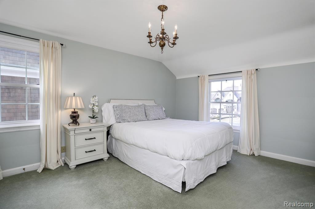 594 CHESTERFIELD Avenue, Birmingham, MI 48009 — Photo 23