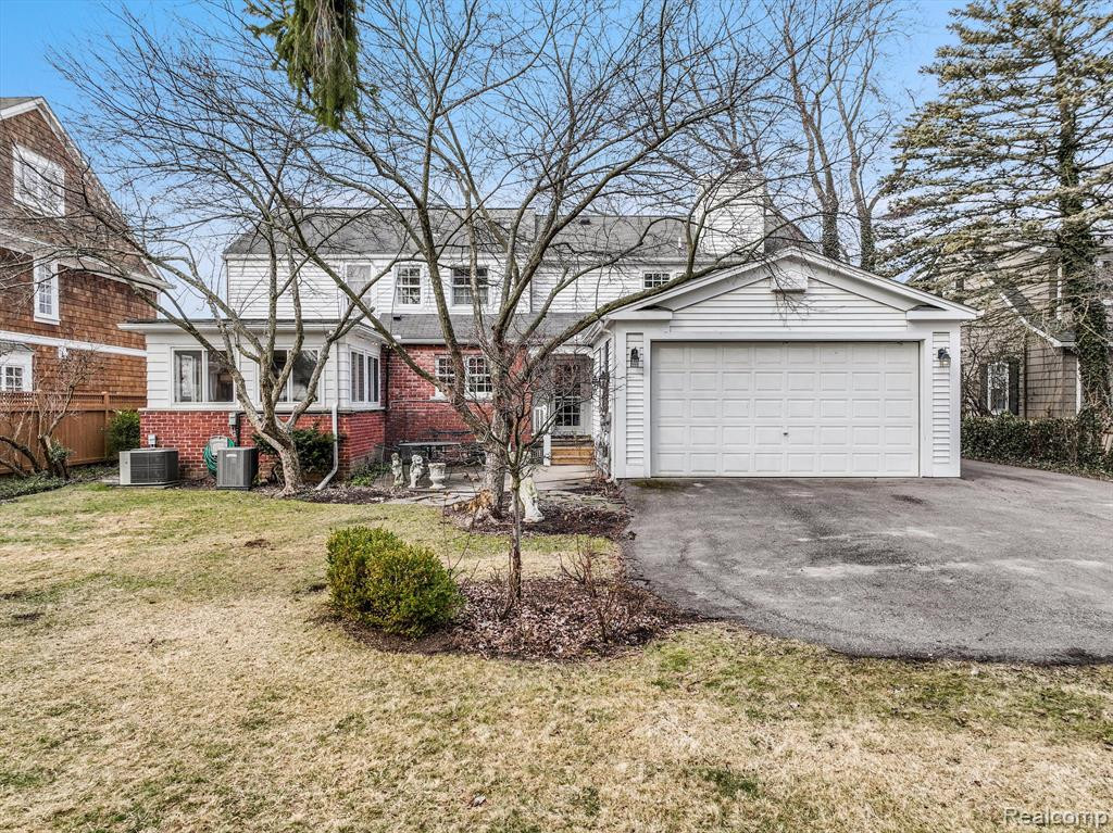 594 CHESTERFIELD Avenue, Birmingham, MI 48009 — Photo 35