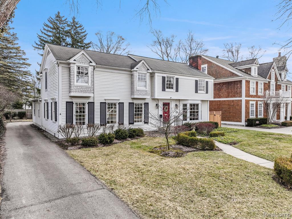594 CHESTERFIELD Avenue, Birmingham, MI 48009 — Photo 37