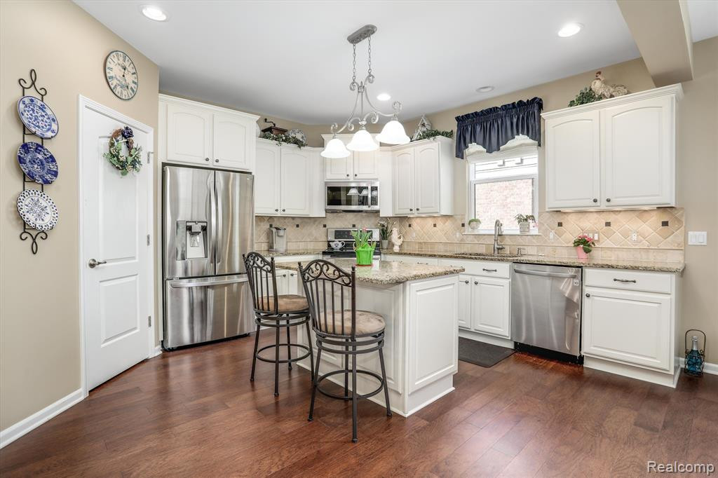 4617 OAKHURST RIDGE Road, Clarkston, MI 48348 — Photo 17