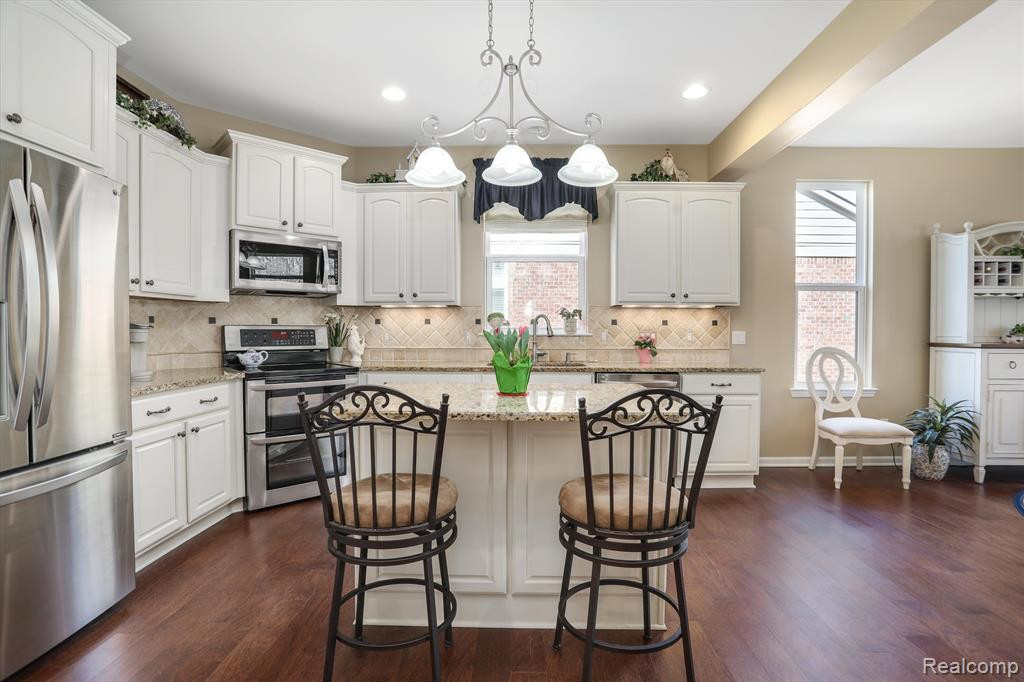 4617 OAKHURST RIDGE Road, Clarkston, MI 48348 — Photo 18