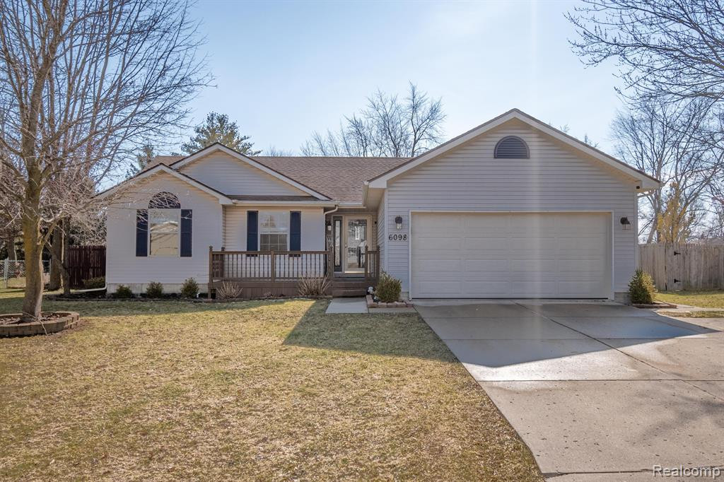6098 HEDGEROW Circle, Grand Blanc, MI 48439 — front exterior