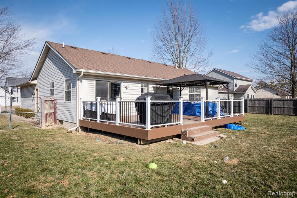 6098 HEDGEROW Circle, Grand Blanc, MI 48439 — Photo 2