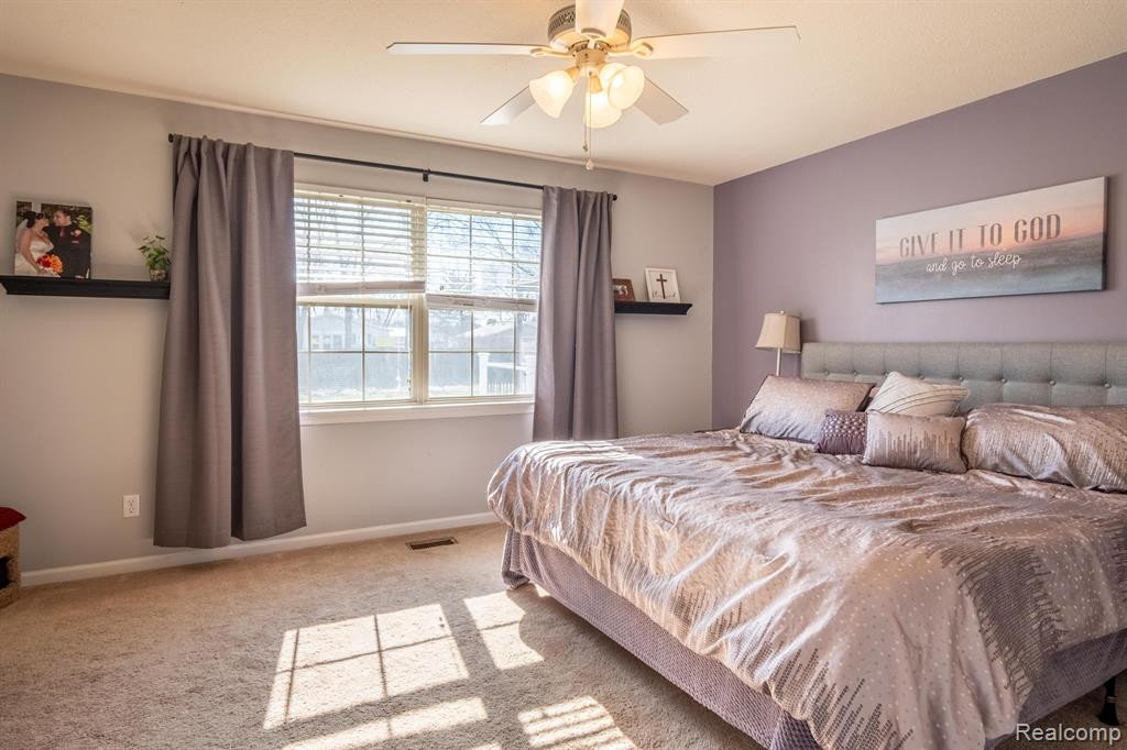 6098 HEDGEROW Circle, Grand Blanc, MI 48439 — Photo 5