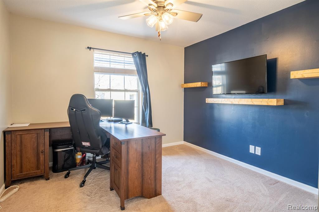 6098 HEDGEROW Circle, Grand Blanc, MI 48439 — Photo 18