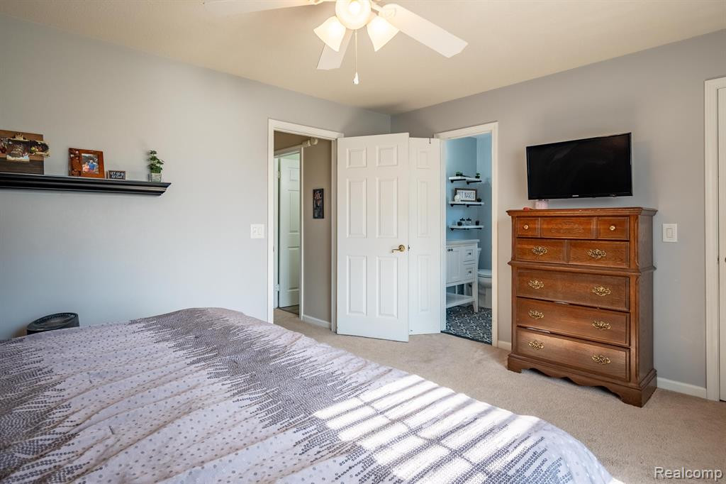 6098 HEDGEROW Circle, Grand Blanc, MI 48439 — Photo 23