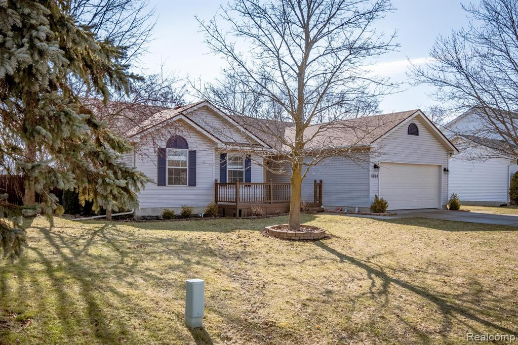6098 HEDGEROW Circle, Grand Blanc, MI 48439 — Photo 30