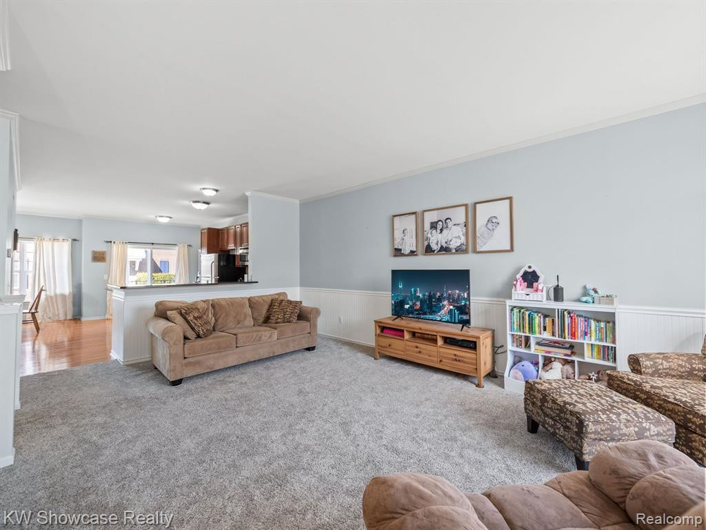 155 CENTER Boulevard, Wixom, MI 48393 — Photo 4