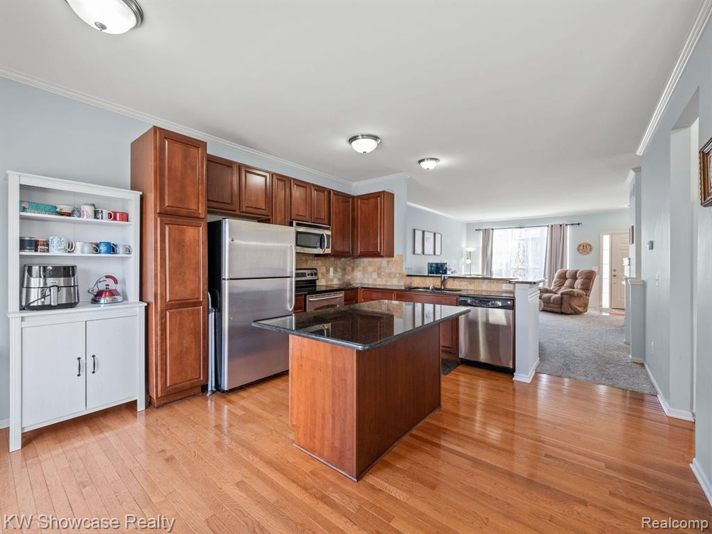155 CENTER Boulevard, Wixom, MI 48393 — Photo 8