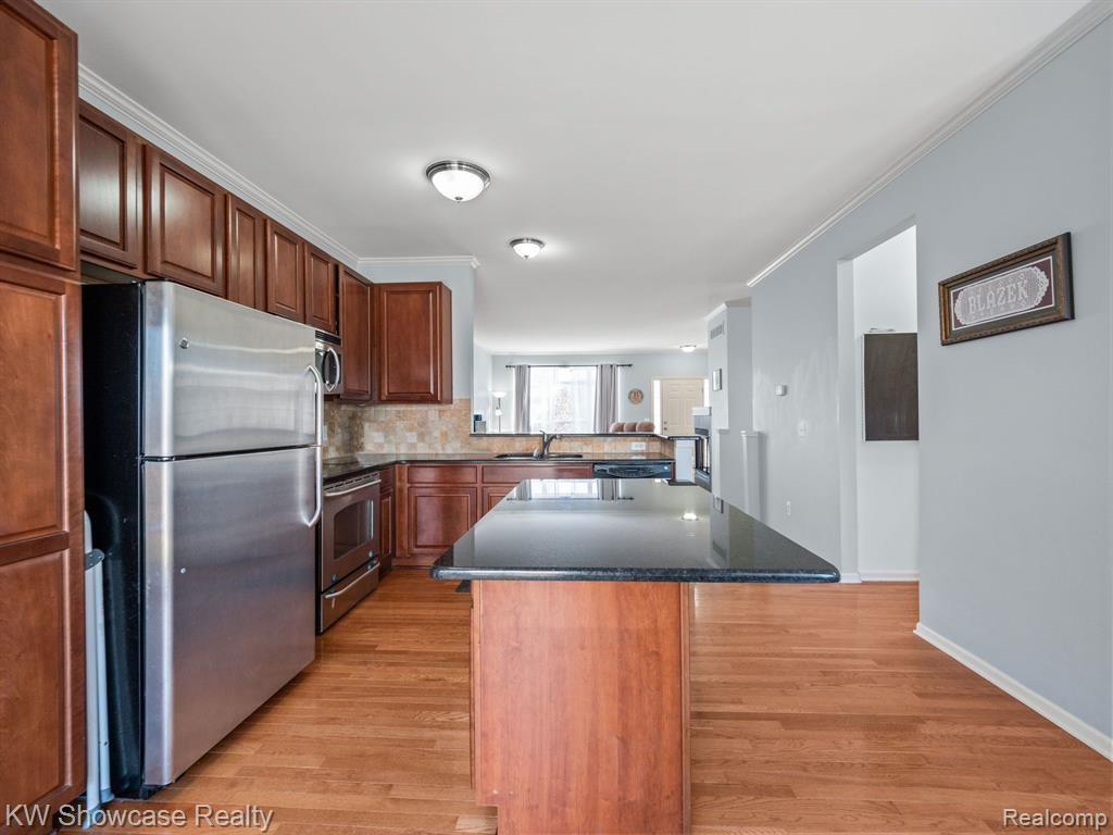 155 CENTER Boulevard, Wixom, MI 48393 — Photo 10